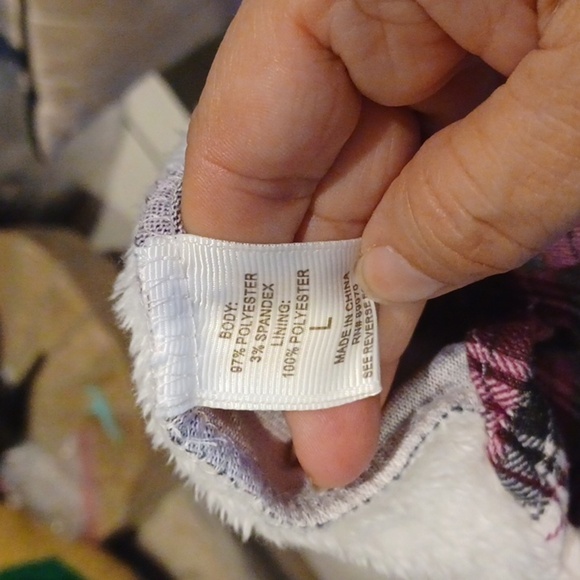 Eden & Olivia Red Plaid Knit Flannel Shacket L/S Roll Tab JrL, fleece Lined Back - Picture 10 of 11